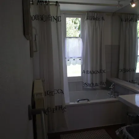 Les Portes Des Froises Bed & Breakfast