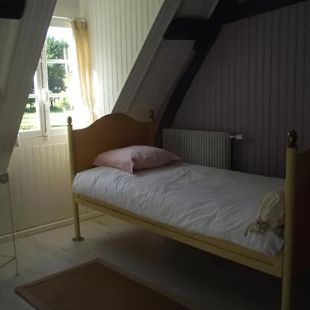 Les Portes Des Froises Bed & Breakfast *