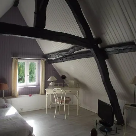 Les Portes Des Froises Frühstückspension