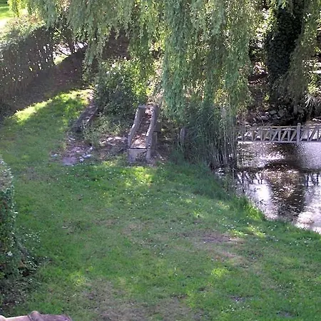 Les Portes Des Froises Bed and breakfast