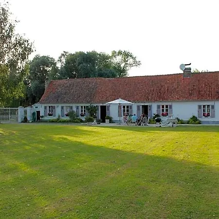 Les Portes Des Froises Bed & Breakfast 3*
