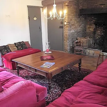 Les Portes Des Froises Bed & Breakfast