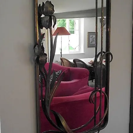 Les Portes Des Froises Bed and breakfast