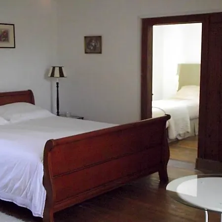 Les Portes Des Froises Bed & Breakfast 3*